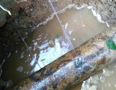 得荣楼顶渗水维修公司分享下地暖漏水的原因及检测方法。